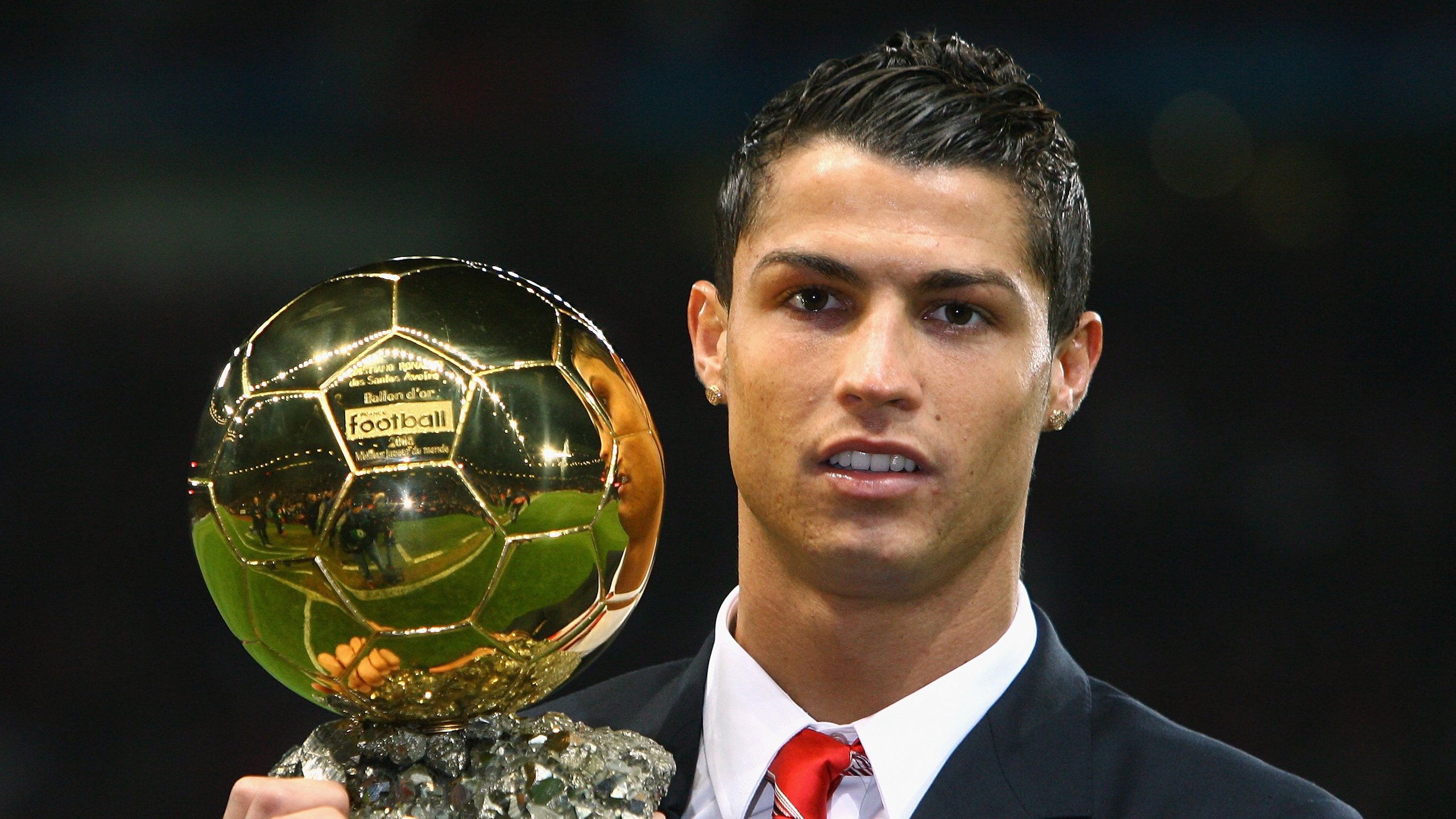 英超利物浦2-0维拉止4连败 萨拉赫破门庆祝，利物浦维拉集锦